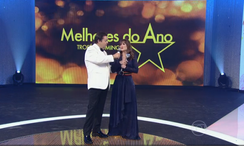 Paolla Oliveira agradece Andréa Cavalcanti no Domingão do Faustão Paolla Oliveira agradece Andréa Cavalcanti no Domingão do Faustão